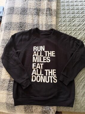 Sweatshirt women's medium Sarah Marie Running Co Donuts